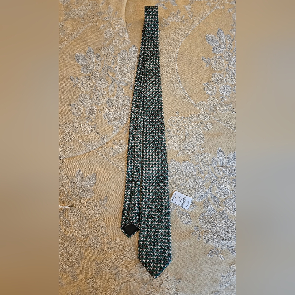 Brooks Brothers silk boys tie (46in), novelty  squirrel print, NWT
